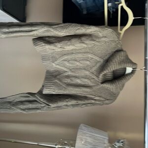 Olive green cropped sweater